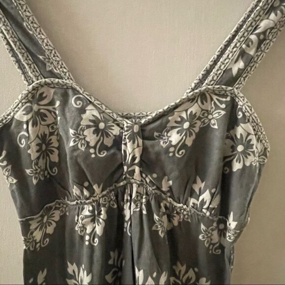 Derek Heart top ~ size Small ~ grey floral - Picture 4 of 4